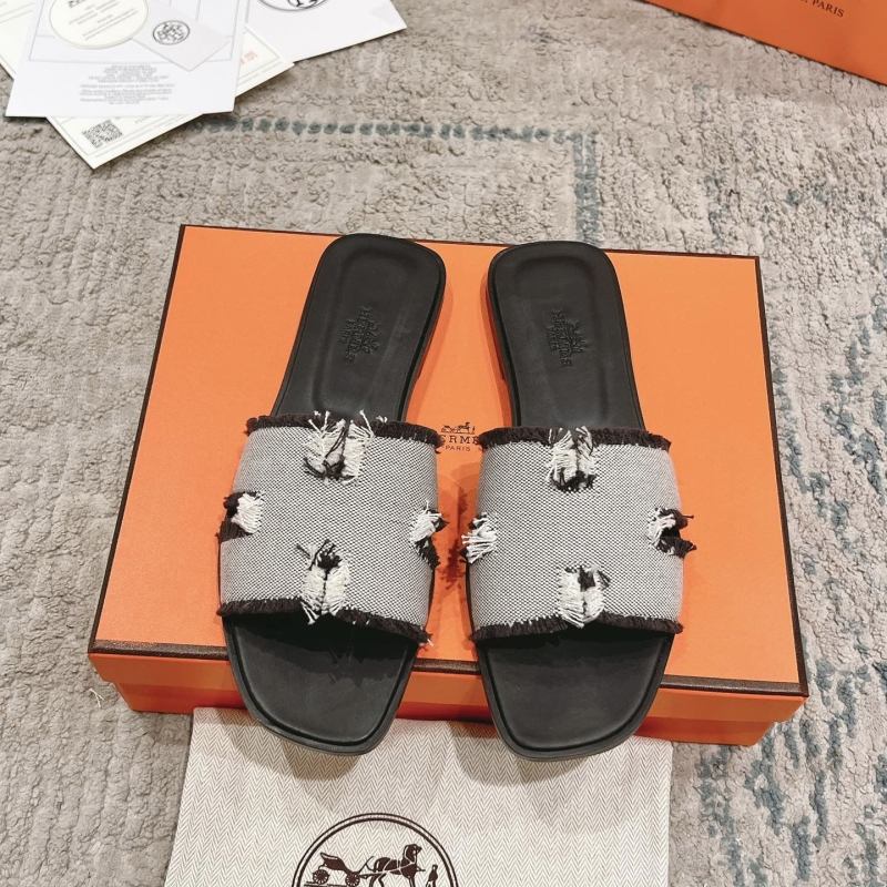 H**mes slippers